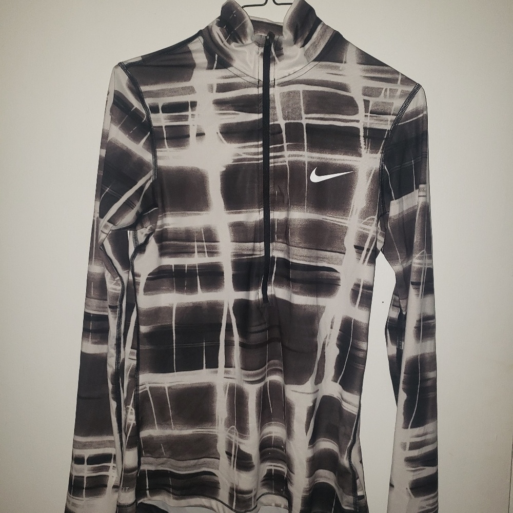 Nike pro workout stretchy pullover